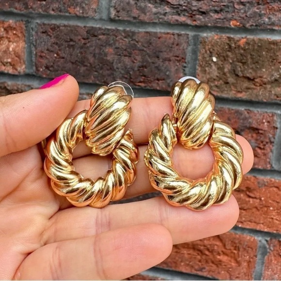 Amalfi Gold Twisted Earrings - Picture 8 of 11